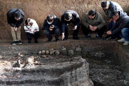 河南揭示古代文明秘密，距今约五千年的大型古墓被发现