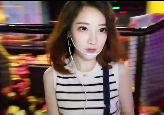 冯提莫户外直播温馨日常，欢乐时光与陪伴的爱传递