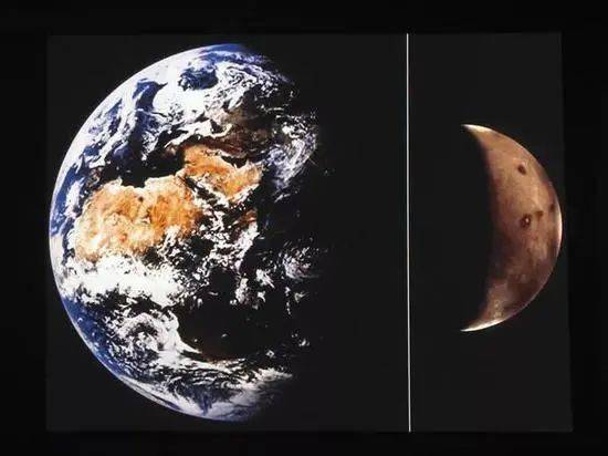 历史上的11月10日地球夜间实时画面直播，科技新品亮相，领略穿越星辰的科技魅力之夜